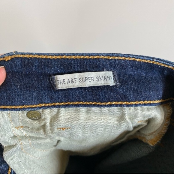 Abercrombie & Fitch The A&F Super Skinny Dark Wash Denim Jeans Size 6L 28X33 - Picture 5 of 5